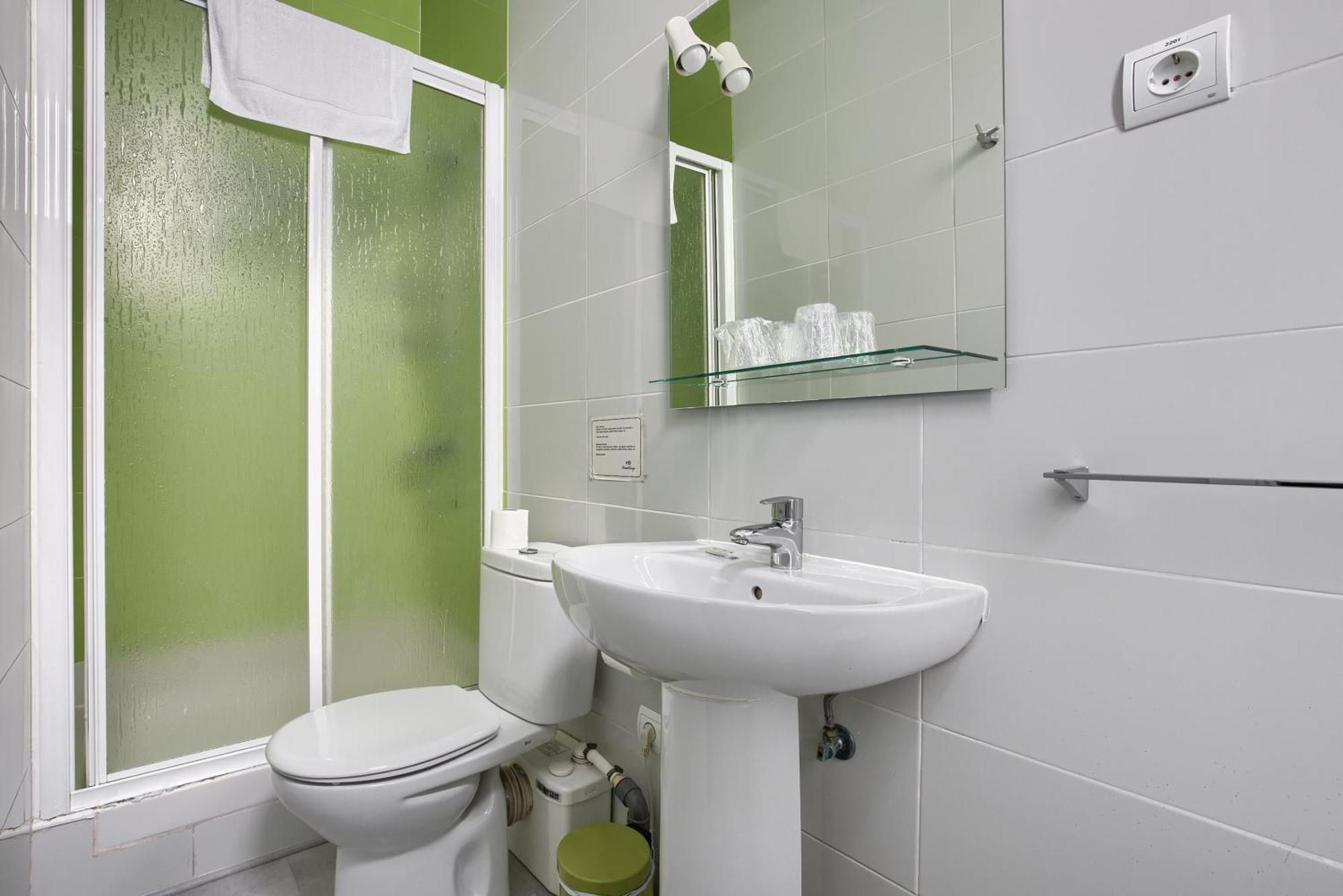 Hostal Besaya Madrid Kültér fotó