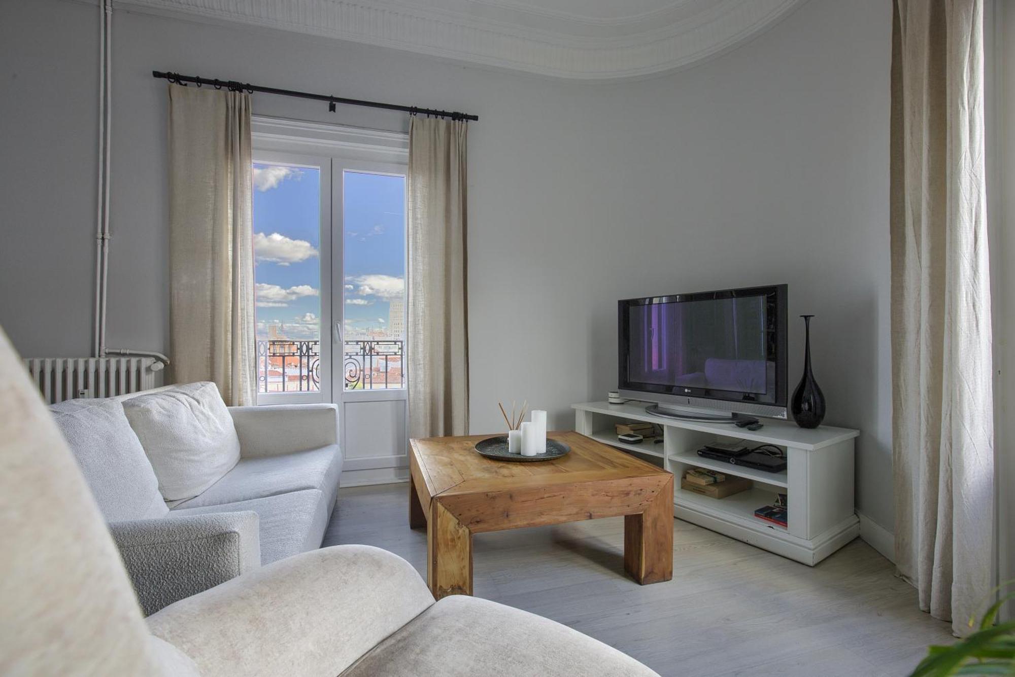 Hostal Besaya Madrid Kültér fotó