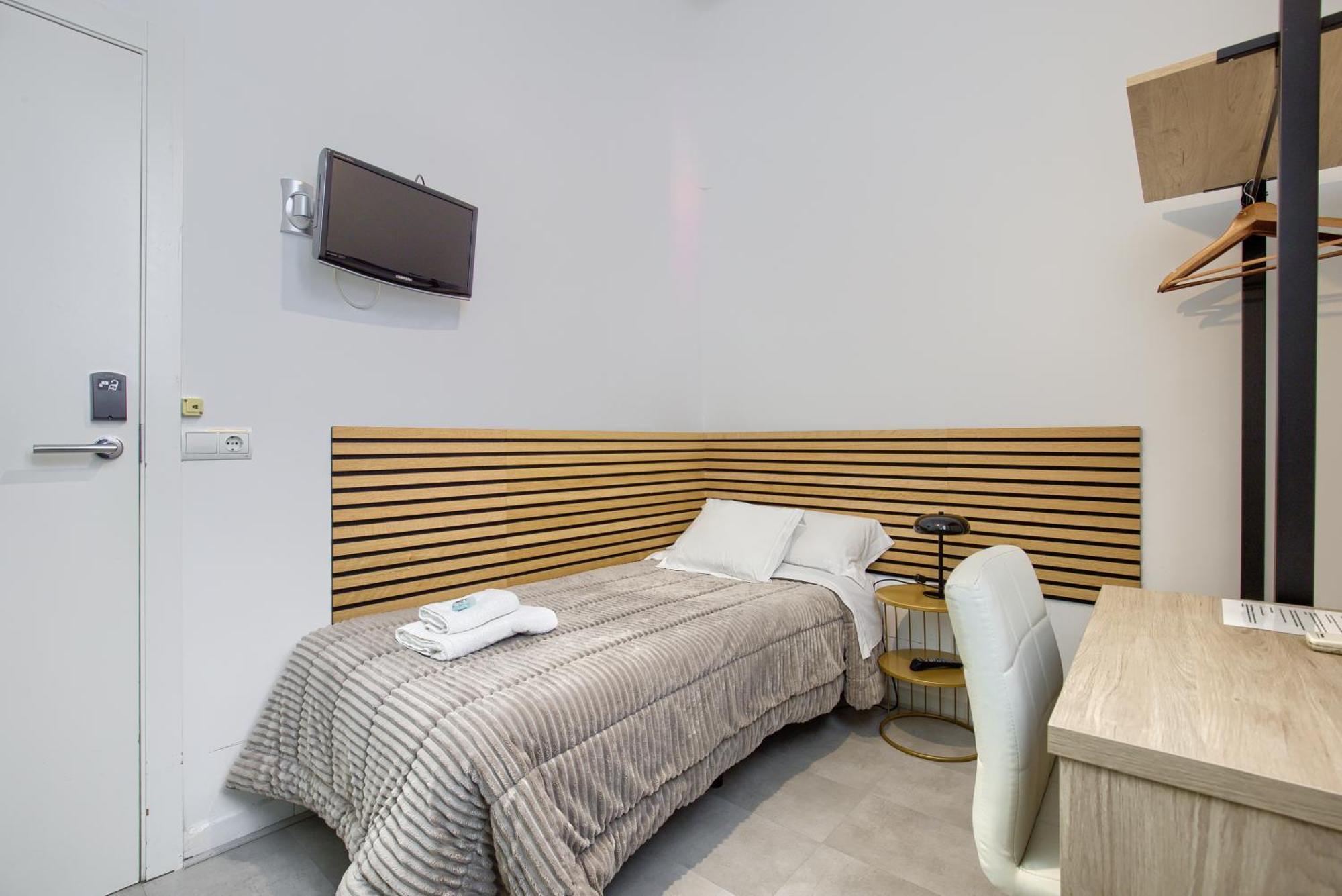 Hostal Besaya Madrid Kültér fotó