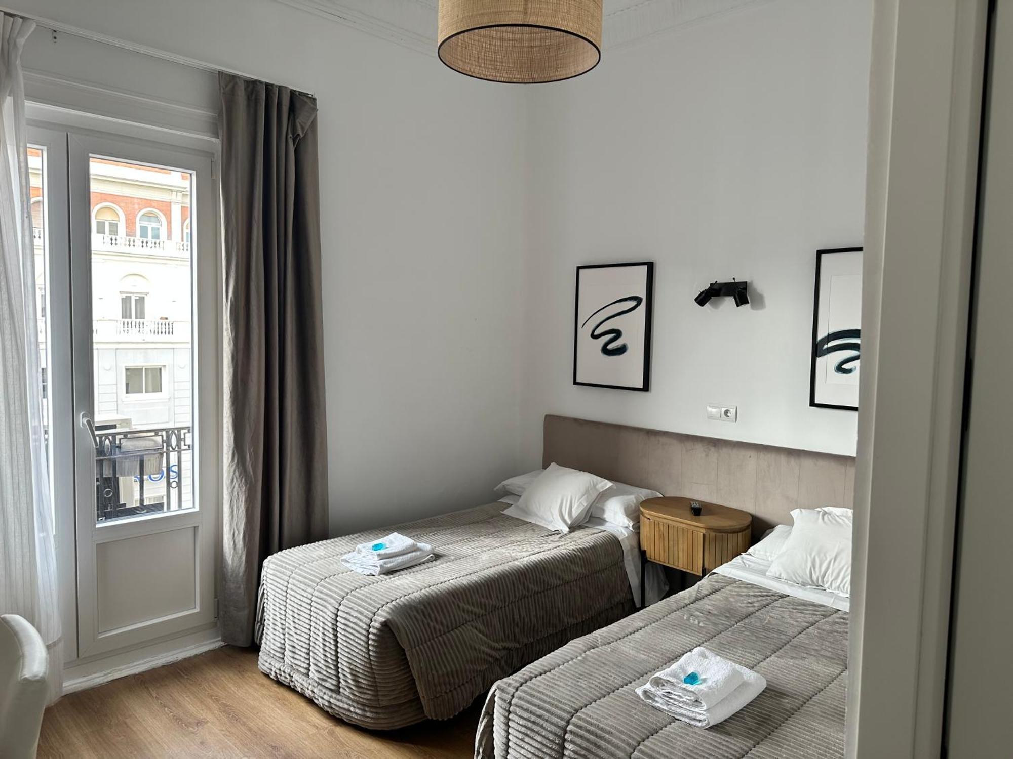 Hostal Besaya Madrid Kültér fotó